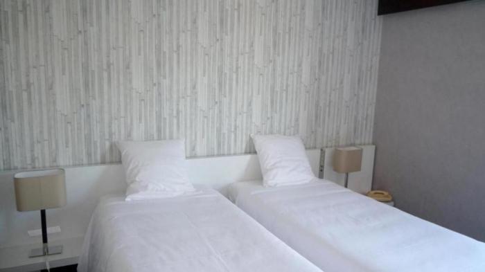 Hyp'Hotel Saint-Marcellin  Habitación foto